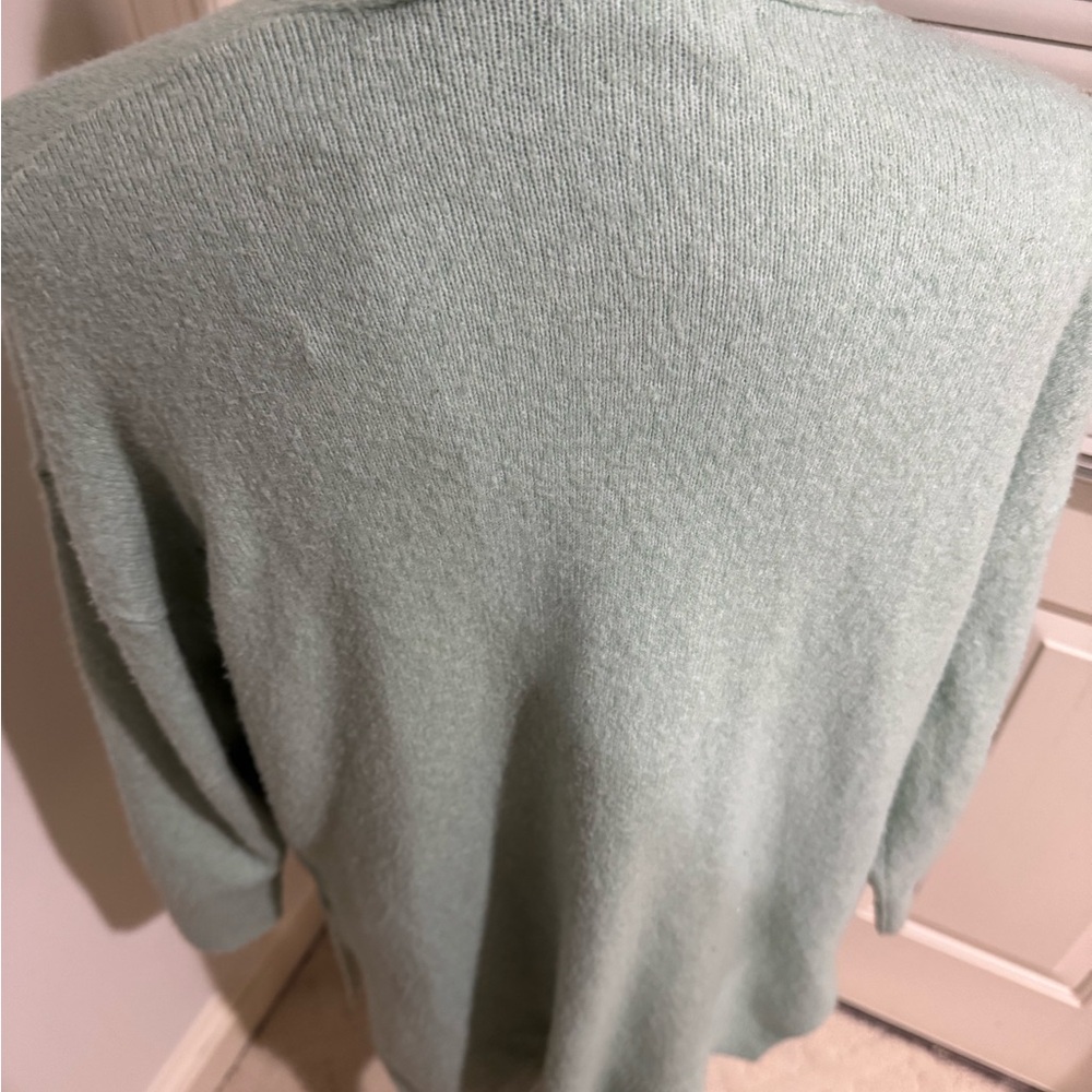 Tahari Light sage see Green Women's Cardigan size s/m. Feels like cashmere - Picture 4 of 12